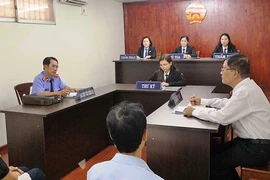 Luật sư ngồi ngang kiểm sát viên là tiến bộ