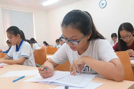 Hơn 1.800 HS THPT làm thử bài thi kiểm tra năng lực