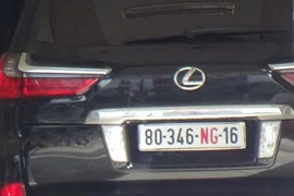 Giám đốc doanh nghiệp đi xe biển số ngoại giao