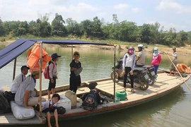 Hơn 40 năm mong một cây cầu