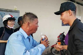 Bác xe ôm bị tai biến không còn trơ trọi
