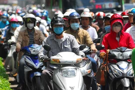 Cấm xe máy: Không phải muốn là được