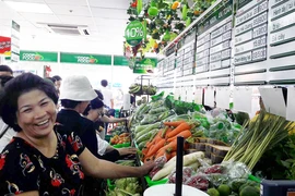 Nhộn nhịp nhượng quyền phở, bún bò, gỏi cuốn… 