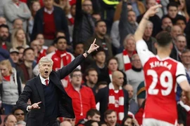 Nỗ lực tuyệt vọng của ông Wenger