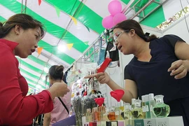 Nháo nhào vì bị ‘dọa’ đóng tài khoản ngân hàng