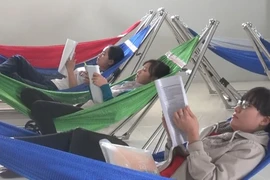 Clip:Sinh viên được ngủ trưa, phục vụ ăn uống miễn phí 