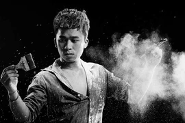 Người khởi xướng nghệ thuật ‘biểu diễn tranh’