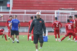 HLV Hữu Thắng tính không bằng… trời tính