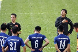 Nghĩ từ sự kiện 2 HLV phó đội U-23 cùng rút lui