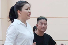 Lý, tình vụ Ngọc Trinh kiện Nhà hát Kịch TP.HCM