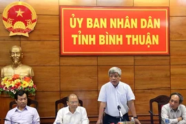 Tăng quan trắc khi nhận bùn ở biển Bình Thuận
