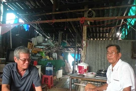 Dân vùng sạt lở mong một chốn đi về