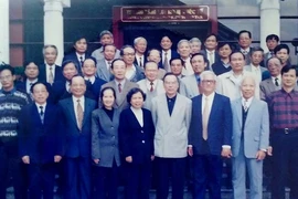 Vai trò ‘ông cố vấn’ qua các thời kỳ