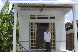 Hàng chục hộ dân lâm nợ vì nhà tình thương