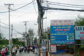 Phản hồi: Trụ điện bị nghiêng đã được an toàn
