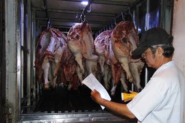 Chở hơn ký thịt bò ra khỏi tỉnh phải có hóa đơn?