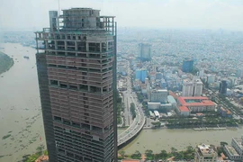 Cao ốc bị gán nợ, dân có mất nhà?