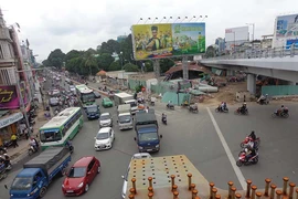 Hôm nay, bắt đầu làm nhánh thứ 2 cầu vượt Nguyễn Kiệm