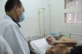 Bệnh nhân người nước ngoài chây ỳ bám bệnh viện