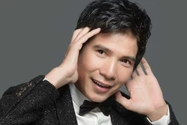 Hồ Quang 8 giàu nhất ở ân tình nghệ sĩ