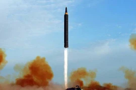 Ông Shinzo Abe ‘hồi sinh' nhờ… tên lửa Triều Tiên?