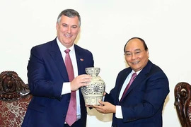Thủ tướng đề nghị Boeing hỗ trợ đường bay thẳng đến Mỹ