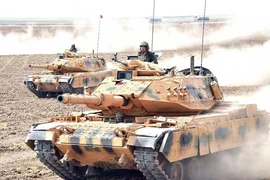 Xe tăng Iran, Thổ Nhĩ Kỳ áp sát biên giới Iraq