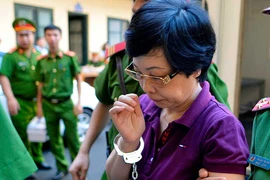 Bị cáo Thu Nga xin... làm tiếp dự án