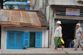 Kiến nghị hỗ trợ nhà dân bị biến thành ‘hang’