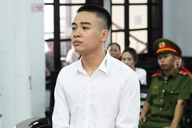Bản án ban hành không được khác khi tòa tuyên