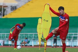 Xuân Trường sang châu Âu để làm gì?