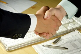 Xử bác sĩ ‘chê’ bộ trưởng: Đừng phục tùng máy móc!