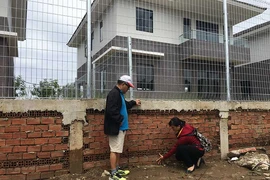 Dân kêu chủ dự án lấp kênh
