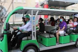 Đề xuất đón khách từ bến tàu bằng xe điện