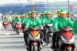 Mai Linh khai trương xe ôm cạnh tranh Grab, Uber