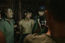 Khởi tố kẻ cướp xe cảnh sát, khống chế bà bầu