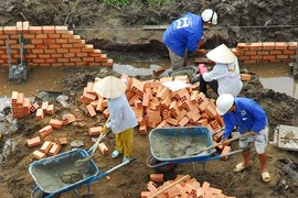 Trần ai xin cấp phép xây dựng