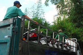 Thủ tục nhiêu khê, nhiều xe bị CSGT giam oan