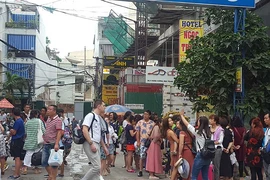 Nha Trang lúng túng trước làn sóng khách Trung Quốc