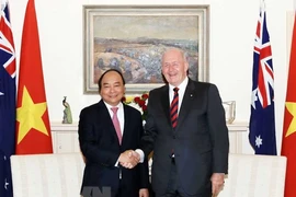 Thủ tướng Nguyễn Xuân Phúc gặp Toàn quyền Úc