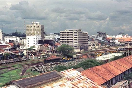Người Sài Gòn đi xe lửa Mỹ
