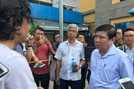 Nhiều lãnh đạo thăm hỏi nạn nhân vụ cháy chungcư Carina
