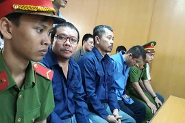 Điều tra lại vụ logo ‘xe vua’ vì bị cáo phản cung