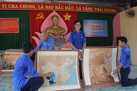 Cụ ông 84 tuổi trưng bày tư liệu Hoàng Sa, Trường Sa