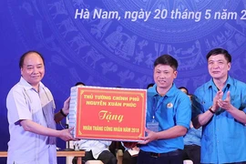 Thủ tướng gỡ khó chuyện ăn ở cho công nhân