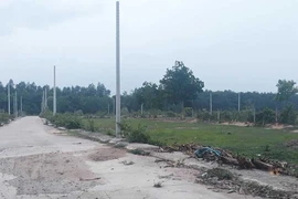 Khốn khổ mua đất rồi... chờ giấy đỏ