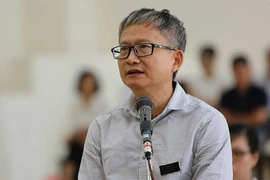 Em trai ông Đinh La Thăng bật khóc ở tòa