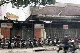 Đấu giá xong, không giao nhà được vì án hủy tới lui