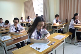 Bộ trưởng Nhạ nhận trách nhiệm gì về tiêu cực kỳ thi THPT?