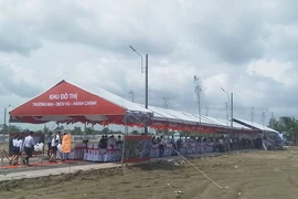 Muốn mua đất quận 7, cò dẫn sang… Long An